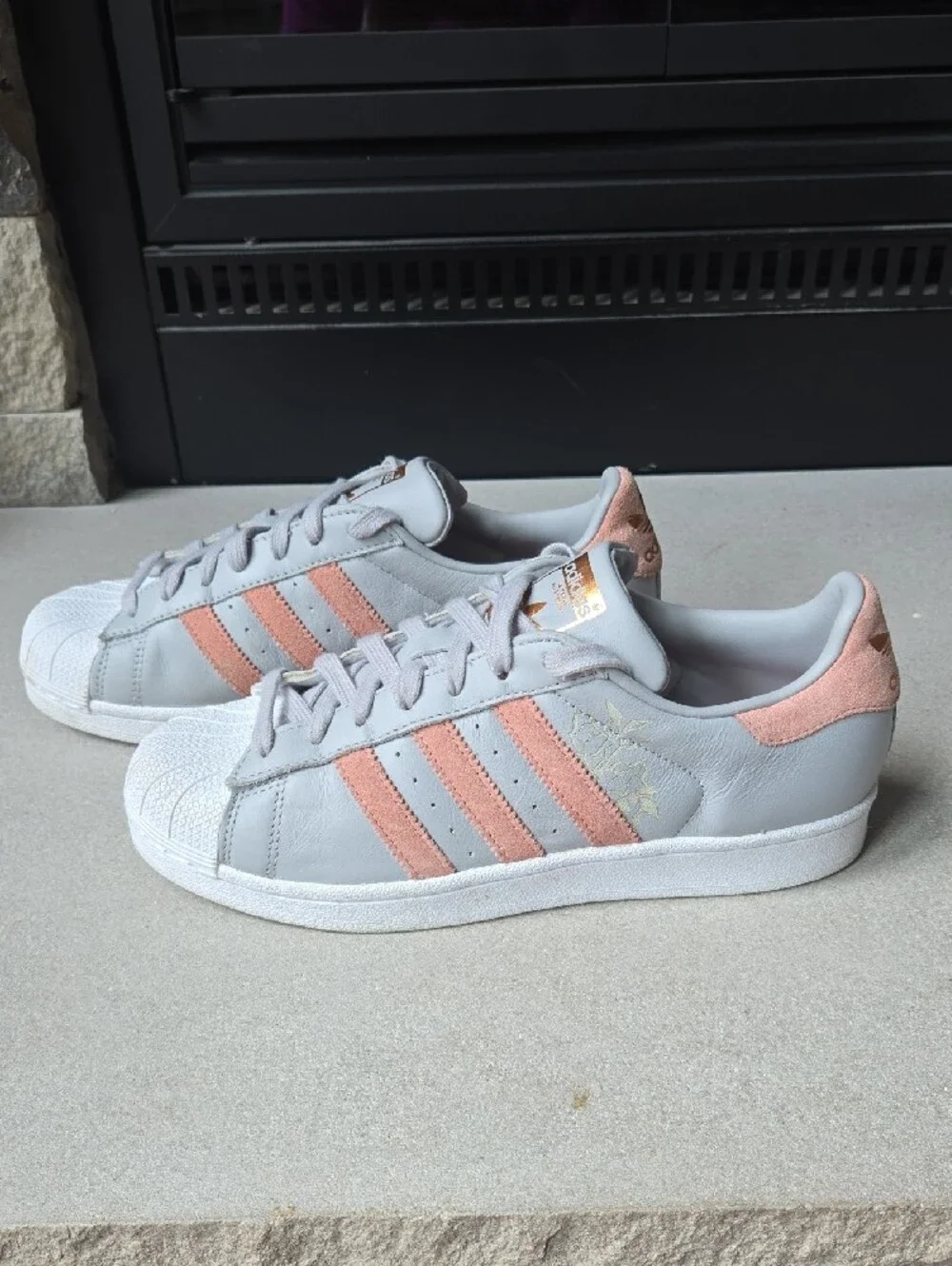 Adidas Shelltoe Sneakers in Light Gray with Peach Stripes Embossed 8.5 Womens